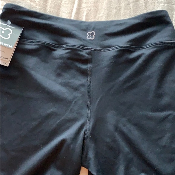 Central Park ACTIVE WEAR - Picture 7 of 8